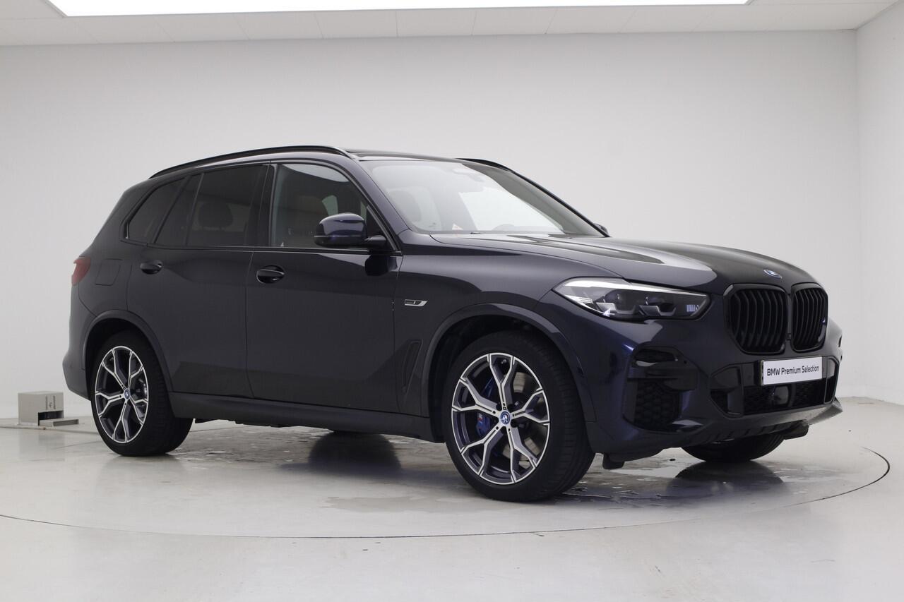 BMW X5 xDrive45e High Exe | M-Sport | Comf. zetel + uitgebr. leder | Sky lounge dak | Harman/kardon | Co Pilot