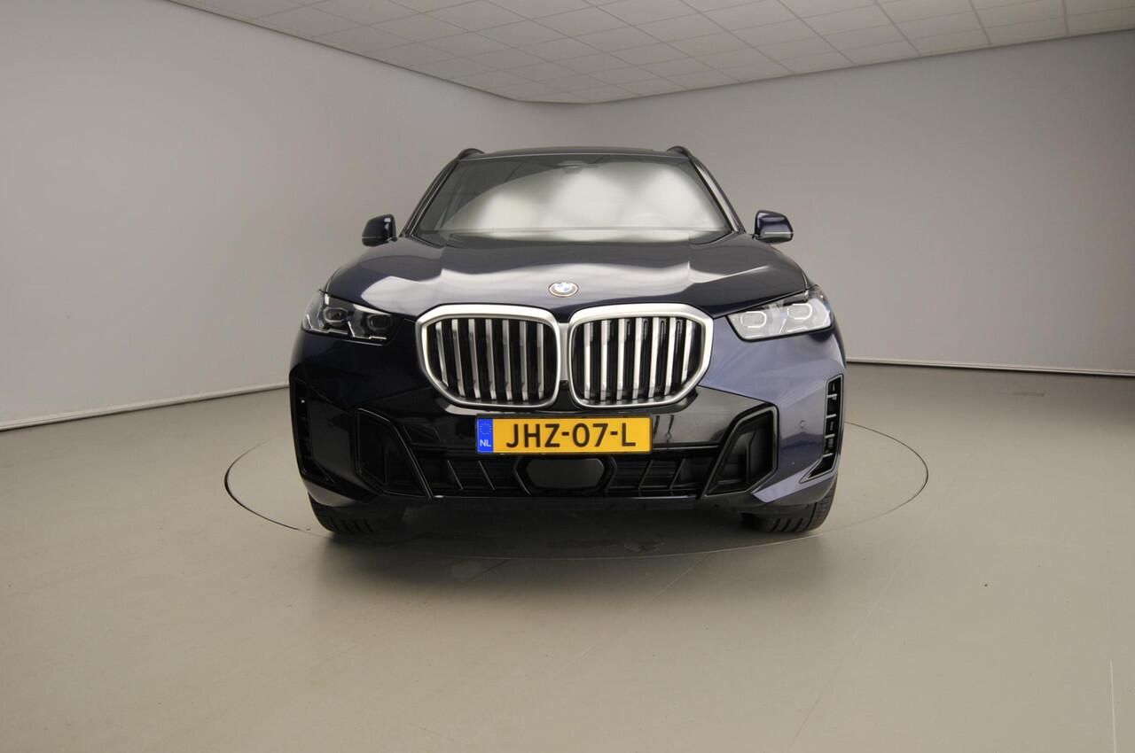 BMW X5 xDrive40d | M-Sportpakket LED | HUD | Schuifdak | Trekhaak | Comfortzetels | DAB | Harman-kardon sound | Alu 21 inch