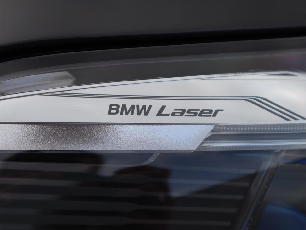 BMW X5 xDrive45e High Executive M Sport Pakket Automaat / Live Cockpit Professional / Panoramadak Sky Lounge / 22 Inch / Laserlicht / Trekhaak / Sportstoelen met Massagefunctie/ Luchtvering / Driving Assistant Professional / Nappa Leder