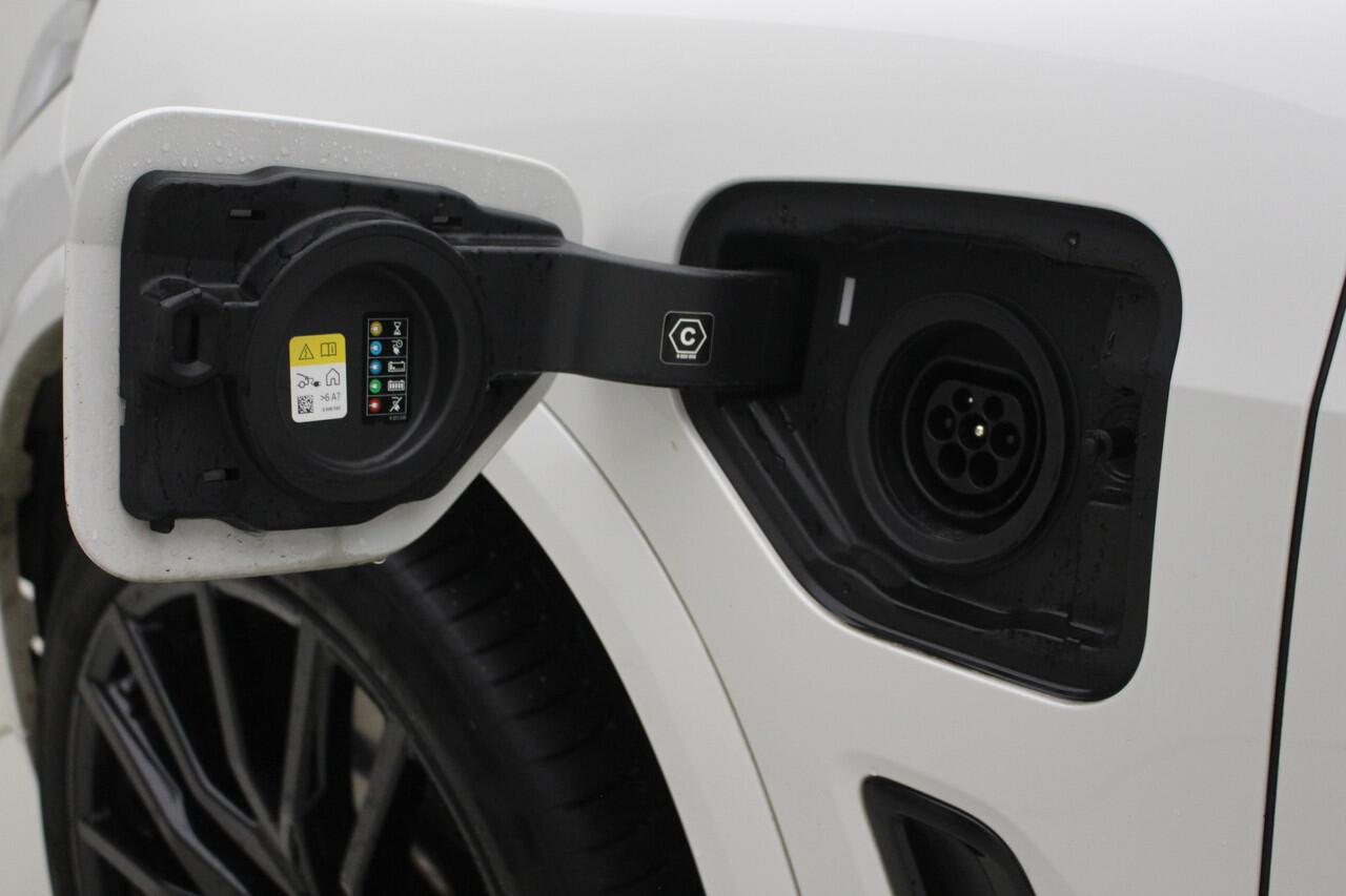 BMW X5 xDrive45e M-Sport | 22" | Active Cruise Controle | Trekhaak | Soft Close | Harman Kardon | Luchtvering | 2 jaar Garantie