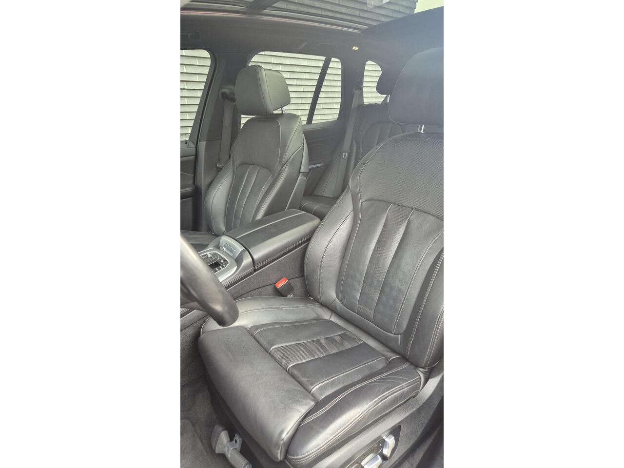 BMW X5 xDrive45e High Executive M Sport Pakket Automaat / Panoramadak / Achterasbesturing / Head Up Display / Comfortstoel / Driving Assistant Professional / Stuurwielverwarming / Trekhaak / Comforttoegang