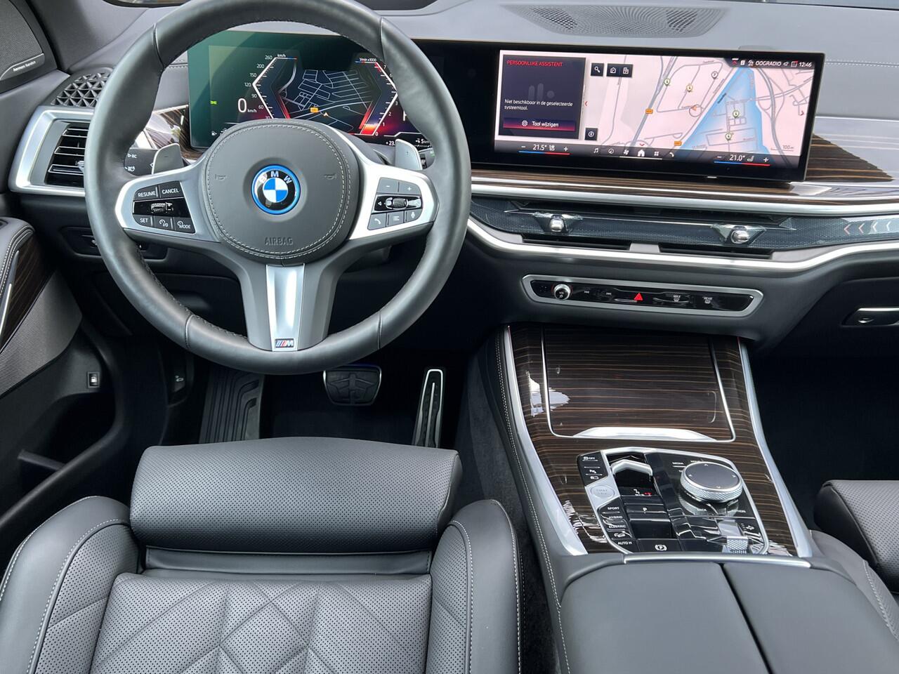 BMW X5 xDrive50e M-Sport Trekhaak Panoramadak Head-Up Display 360 Camera 22 Inch Velgen Luchtvering Live Cockpit Prof Park Assist Porf Stoel + Stuur Verwarming Plug In Hybride 1e Eigenaar Incl. BTW 6-Cilinder 489 pk
