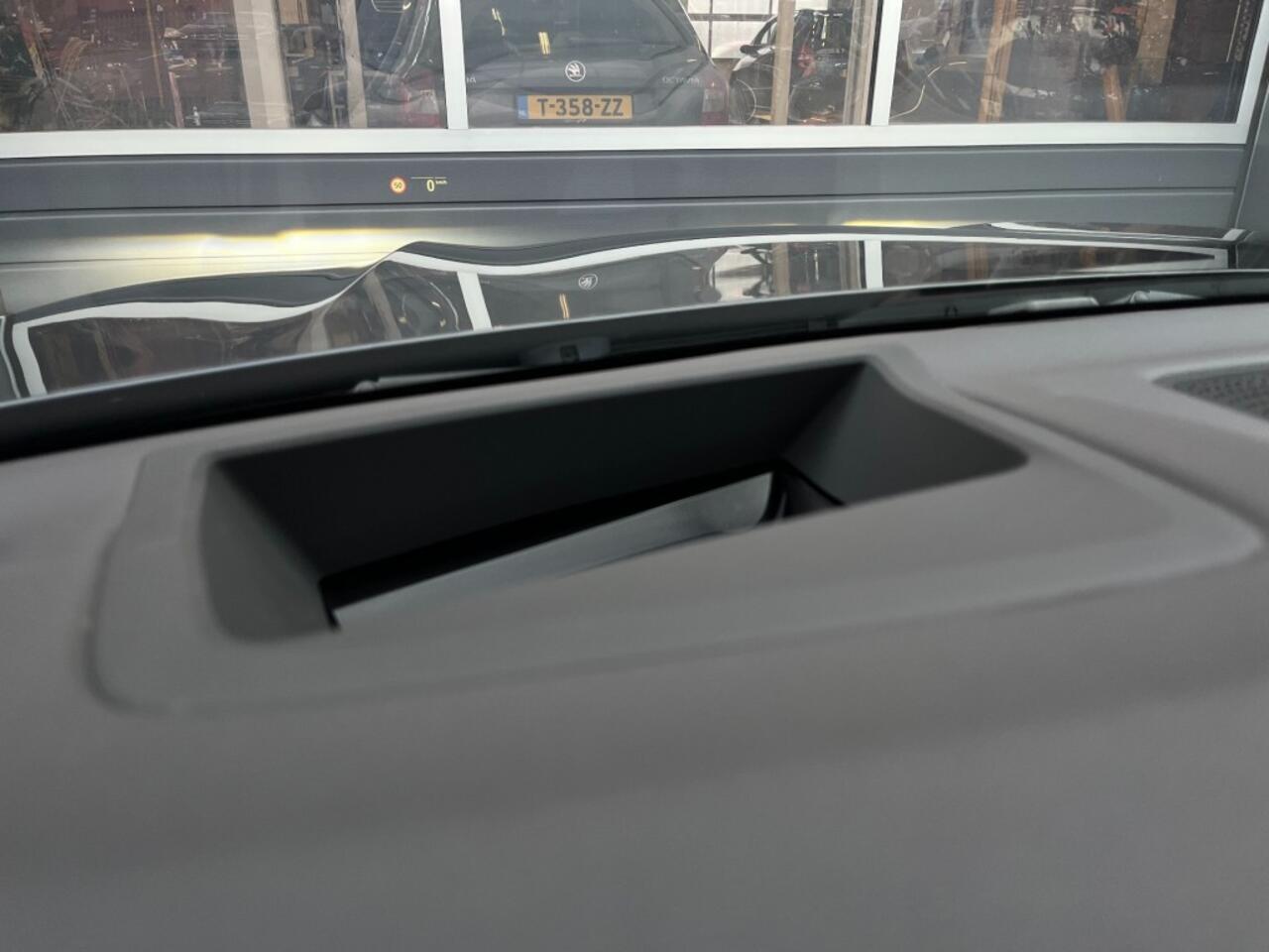 BMW X5 XDRIVE45E M-SPORT - PANO - 22 INCH - ORG. NL.