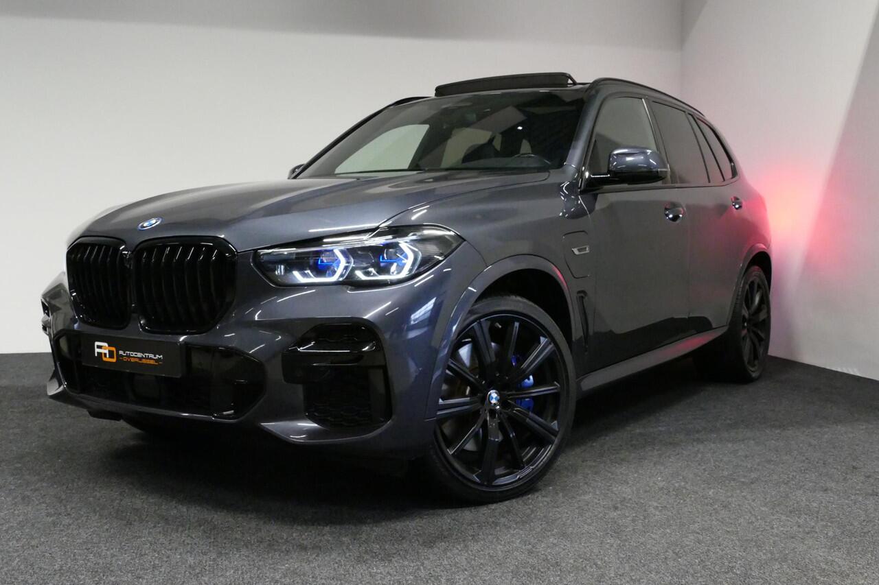BMW X5 xDrive45e High Executive / M Sport / Panoramadak / Soft-close / Koplamp Laser / Elektr. verstelbare voorstoelen + memory / Luchtvering / Stoelverwarming voor + achter / Stoelventilatie / Head-Up Display / Apple Carplay - Andriod Auto / Ambiente verlichtin