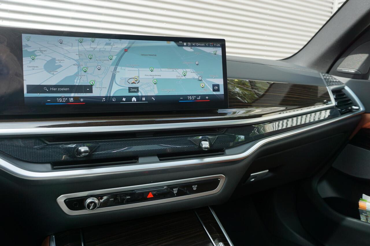 BMW X5 xDrive50e M Sportpakket Pro | Travel Pack | Innovation Pack | Comfort Plus Pack | 22 inch BMW Individual Multispaak (styling 745 I) Bicolor | Trekhaak met elektrisch wegklapbare kogel