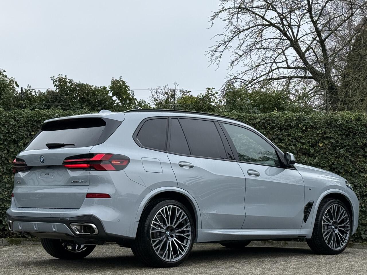 BMW X5 xDrive50e | M-Sport | 22" | Stoelverw. + ventilatie | Swarovski elementen | 360 cam | Comf. zetels | Trekhaak