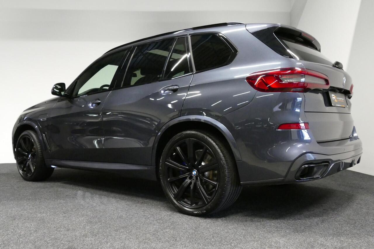 BMW X5 xDrive45e High Executive / M Sport / Panoramadak / Soft-close / Koplamp Laser / Elektr. verstelbare voorstoelen + memory / Luchtvering / Stoelverwarming voor + achter / Stoelventilatie / Head-Up Display / Apple Carplay - Andriod Auto / Ambiente verlichtin
