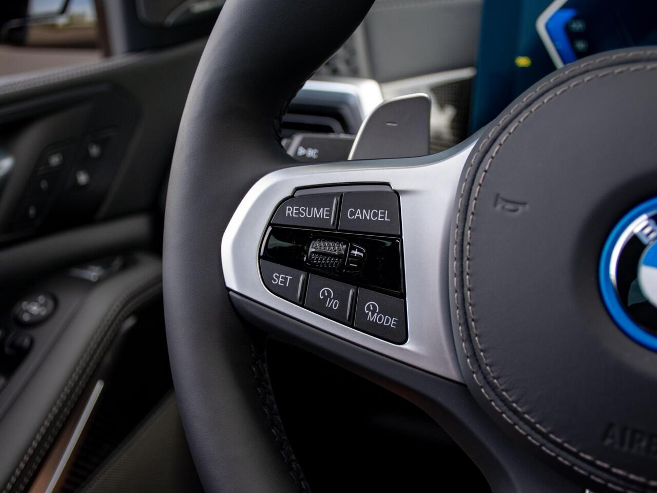 BMW X5 xDrive50e Trekhaak | Schuif/kantel Pano | Adapt. Cruise | LED | Massage | Softclose | M sport Pro | Shadow line |