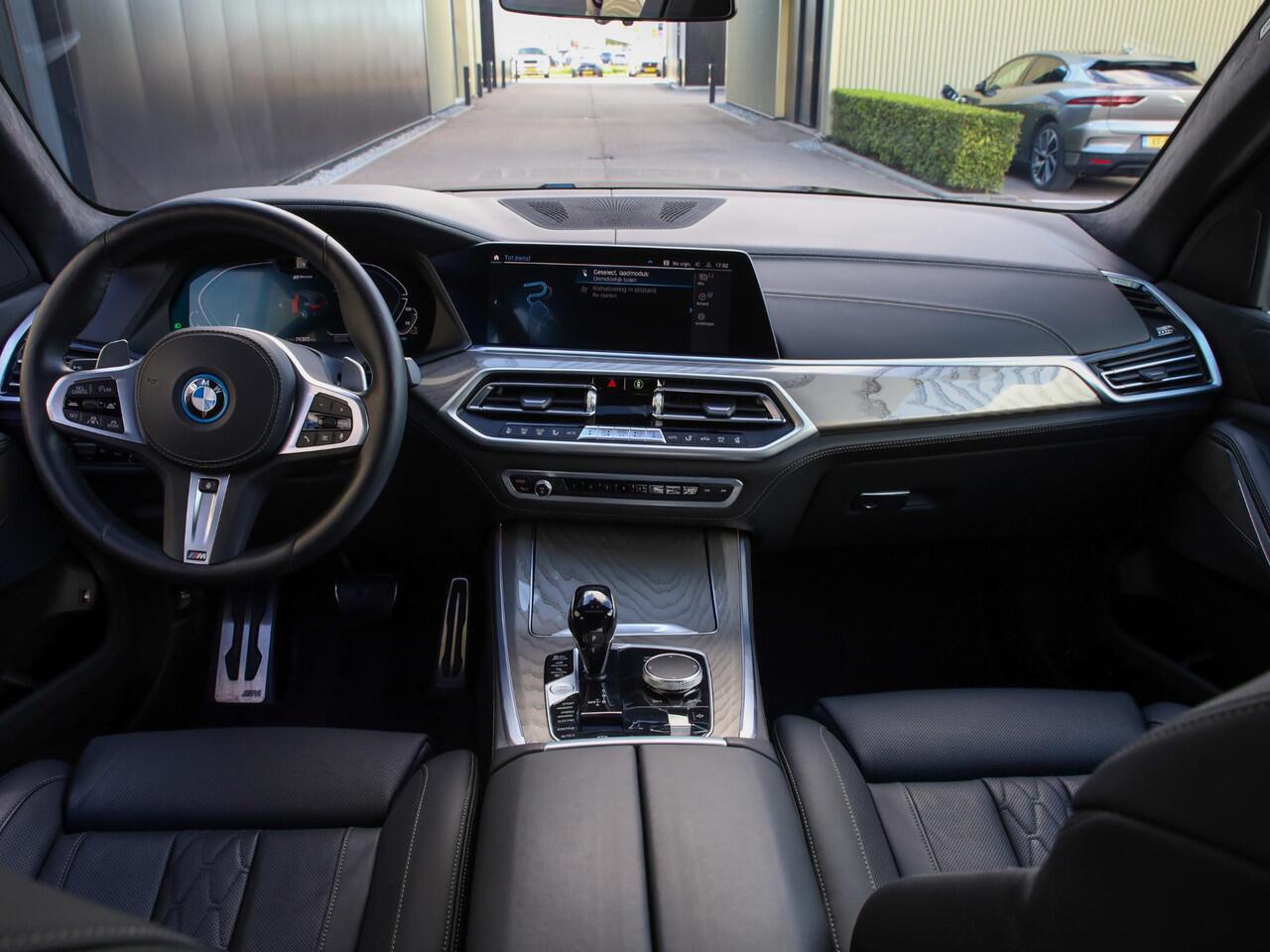 BMW X5 xDrive45e High Executive | Achteras besturing | Driving Prof | Pano | | Alcantara hemelbkl. | 360 camera | 21" l M Sport