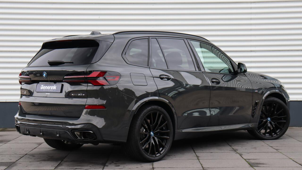 BMW X5 xDrive50e M-Sport Pro | Massage | Sky Lounge | Harman/Kardon | Soft-Close | Head-up | Carbon | Achterasbesturing