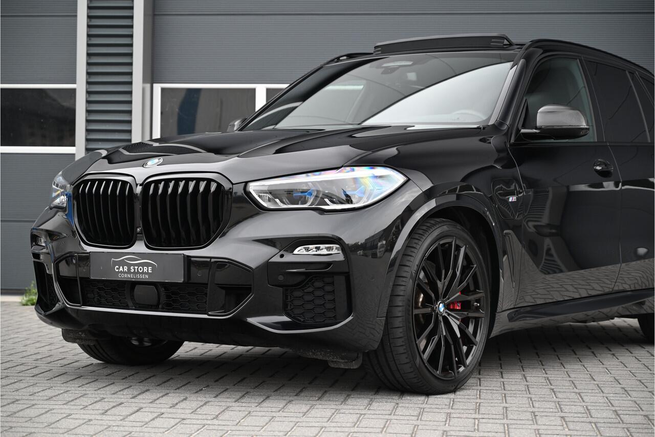 BMW X5 xDrive45e M-SPORT / SKYLOUNGE PANO / M-PERF SEATS / B&W / CARBON / LASER / HUD / 4 WIELSTURING
