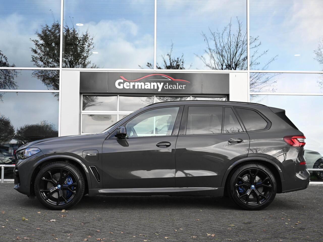 BMW X5 xDrive45e 394pk M-Sport Lucht Pano Laser HUD 21-Inch Tr-Haak DRAVIT!