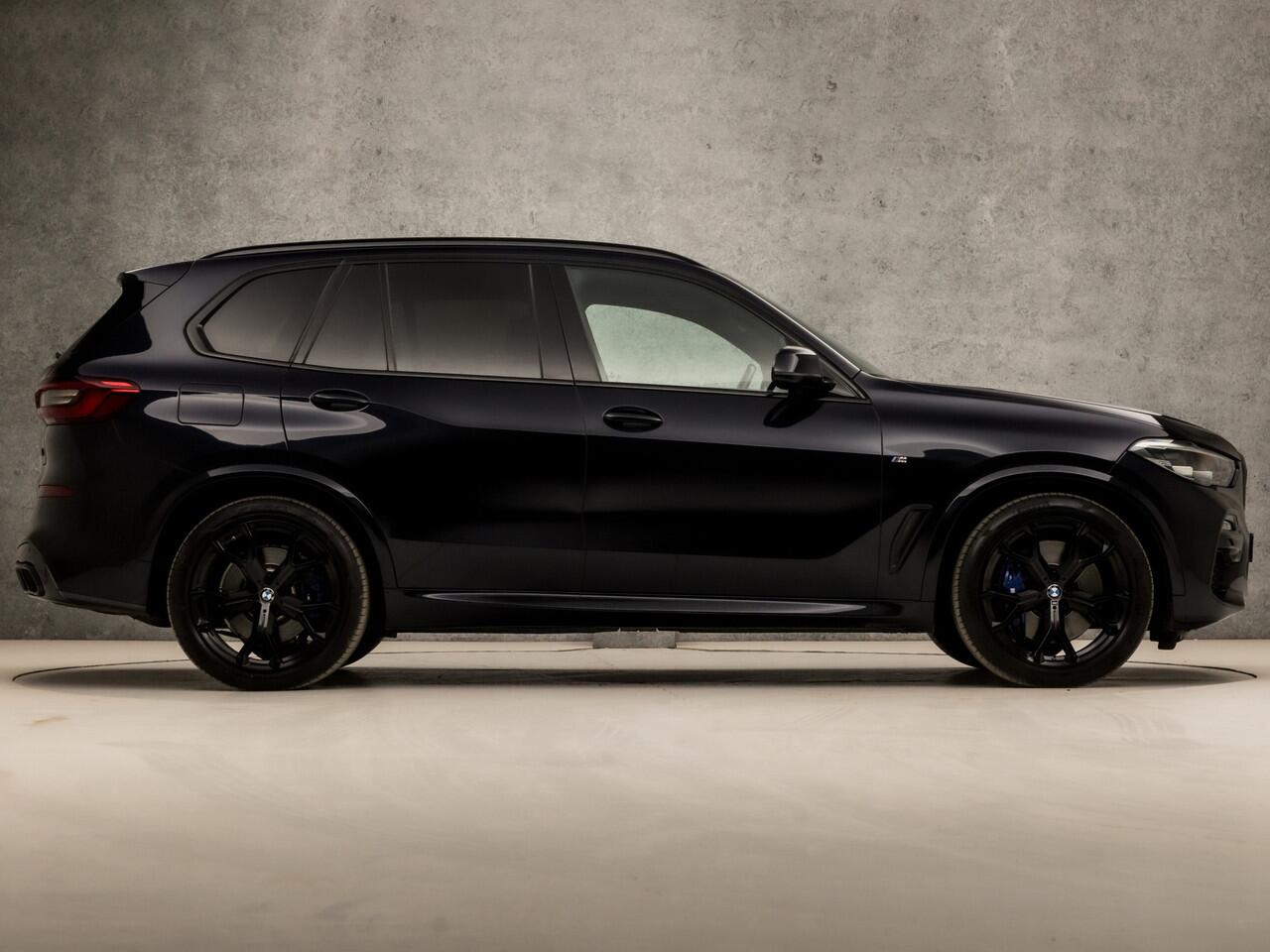 BMW X5 xDrive45e M Sport High Executive 395Pk Automaat (FULL OPTION, SKYLOUNGE PANORAMADAK, ALCANTARA HEMELBEKLEDING, M PAKKET, LUCHTVERING, APPLE CARPLAY, COMFORT ZETELS, LASER LED, ADAPTIVE CRUISE, HARMAN/KARDON, STUUR/STOELVERWA