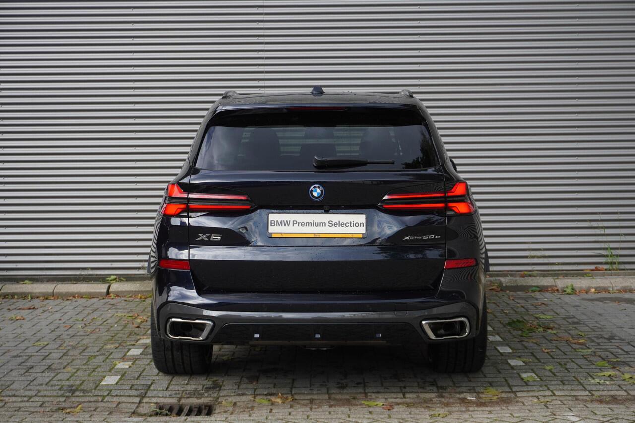BMW X5 xDrive50e M Sportpakket | Comfort Pack | 21 inch LM M V-spaak (Styling 915 M) | Soft-Close | Glazen panoramadak | Driving Assistant Professional