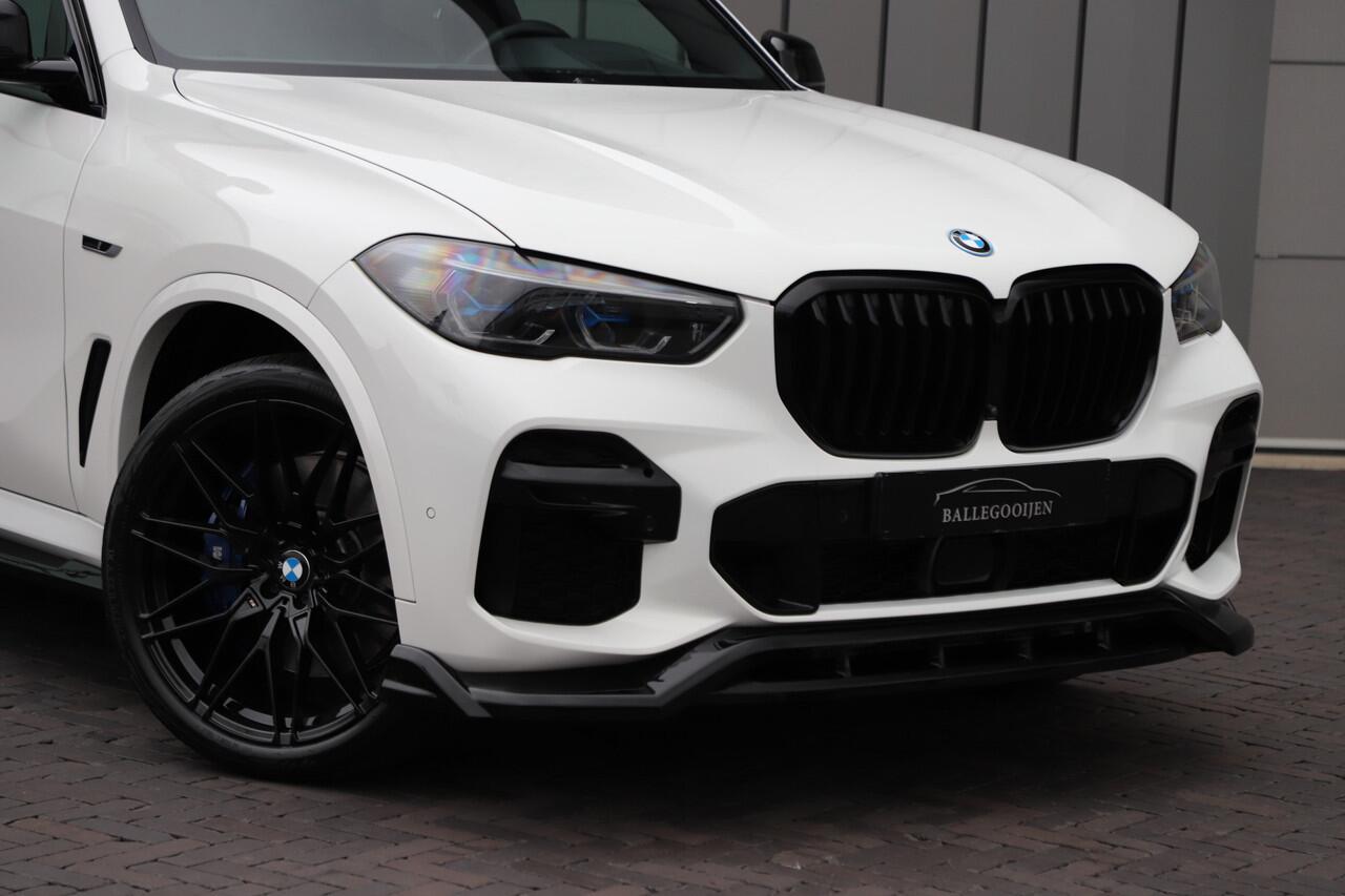BMW X5 xDrive45e M | 394PK | Luchtvering | Head-up | Massage | M-Stoelen | Sfeerverlichting | Keyless-go | Stoelkoeling | Trekhaak | 2021.