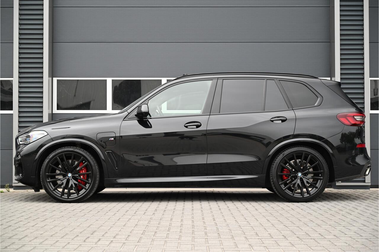 BMW X5 xDrive45e M-SPORT / SKYLOUNGE PANO / M-PERF SEATS / B&W / CARBON / LASER / HUD / 4 WIELSTURING
