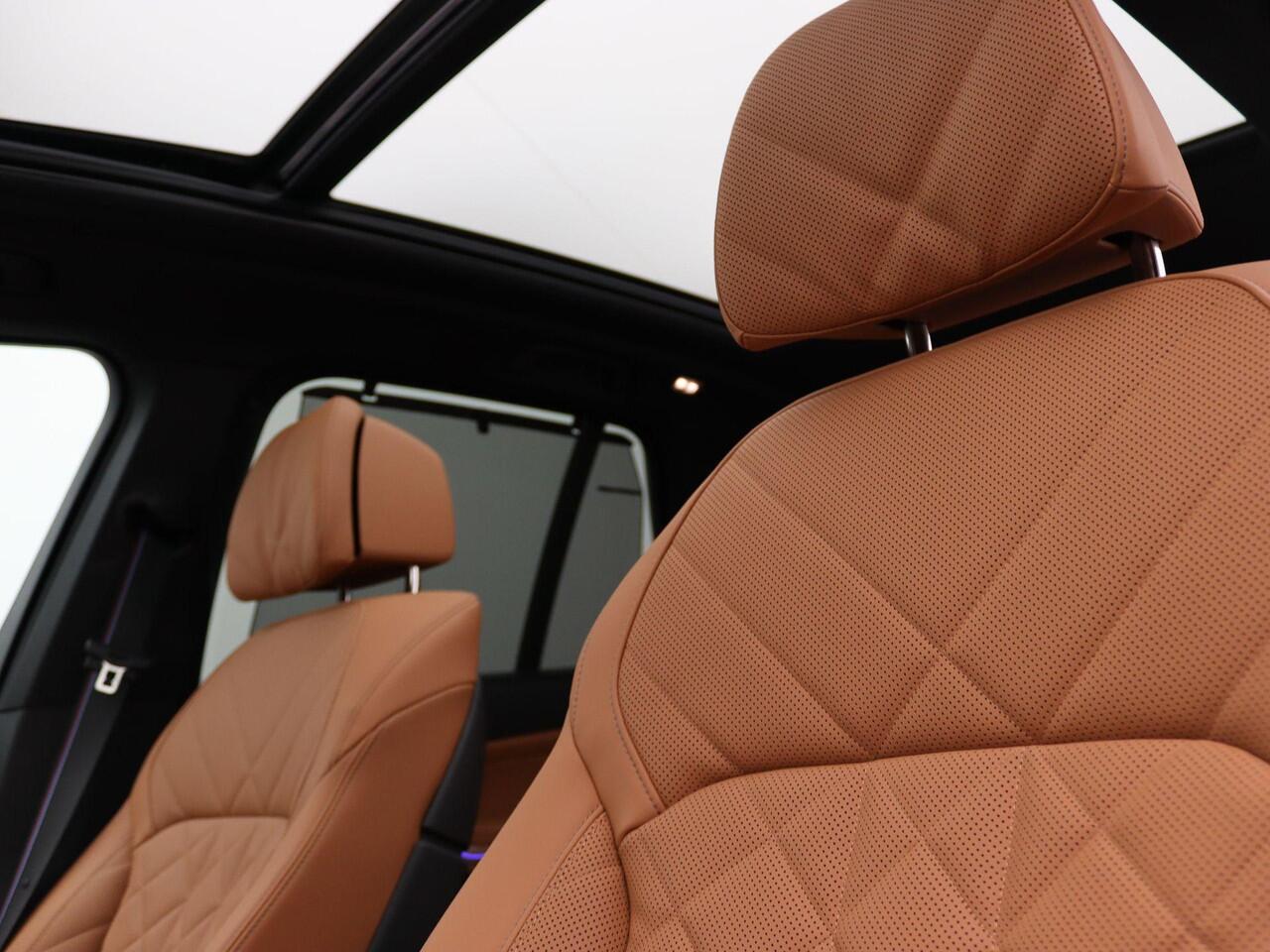 BMW X5 xDrive50e M Sportpakket Pro | Travel Pack | Innovation Pack | Trekhaak | Panoramadak | Harman Kardon | 20"