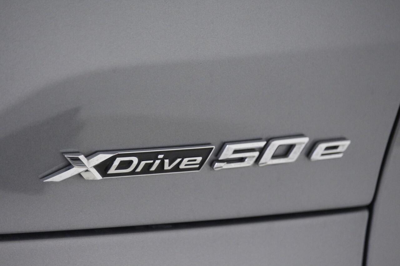 BMW X5 xDrive50e | 2024 | Trekhaak | Harman Kardon | 20" M-Sport | Softclose | Driving Assistant Professional | Gesture Controle | Luchtvering v+a | Geluidswerende ramen