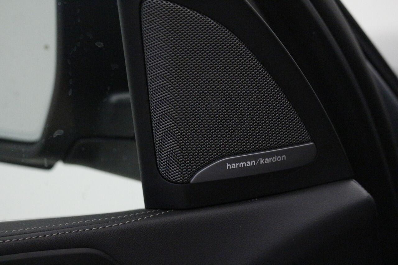 BMW X5 xDrive50e | 2024 | Trekhaak | Harman Kardon | 20" M-Sport | Softclose | Driving Assistant Professional | Gesture Controle | Luchtvering v+a | Geluidswerende ramen