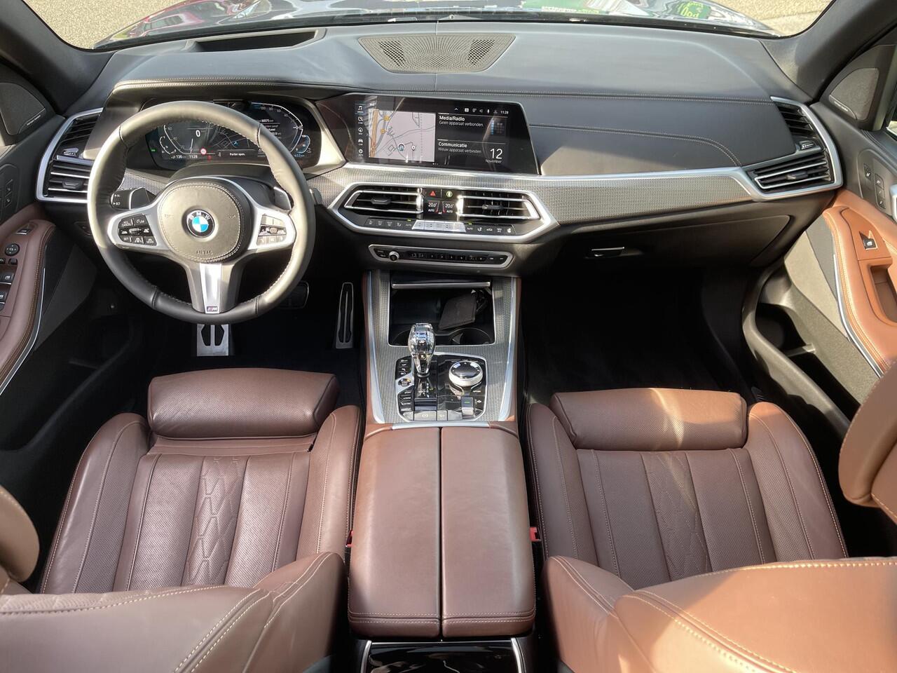 BMW X5 xDrive45e High Executive M Sport 21''/Softclose/Active Steering/Panoramadak Skylounge/Head-up/Led Laser/Harman Kardon/Dodehoek/360 camera/Luchtvering/Leder + massage + memory