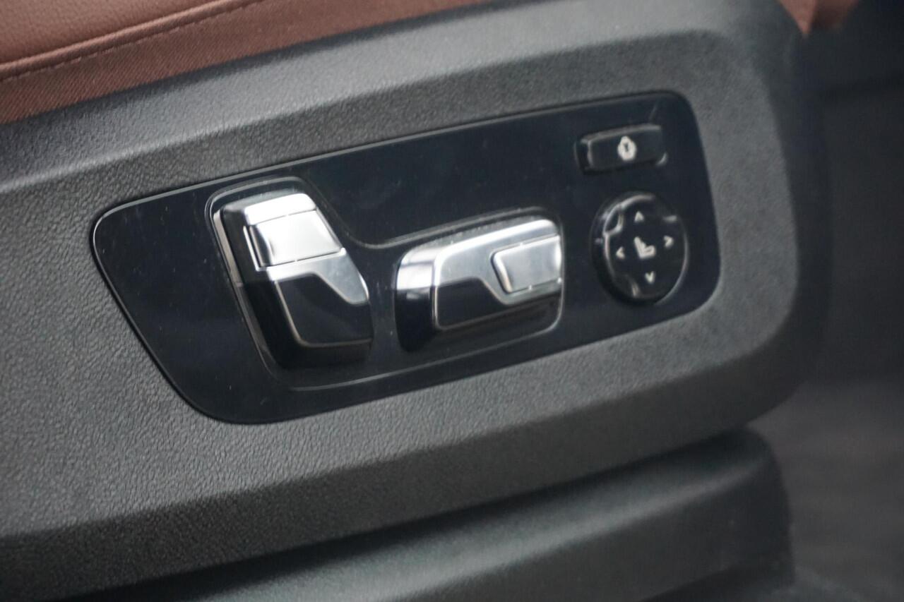 BMW X5 xDrive45e M Sport | Trekhaak / Comfortstoelen / Panoramadak / Head-up / Driving Assistant Professional / Luchtvering