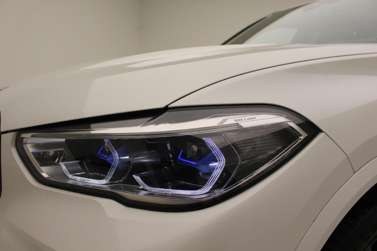 BMW X5 xDrive45e M-Sport | 22" | Active Cruise Controle | Trekhaak | Soft Close | Harman Kardon | Luchtvering | 2 jaar Garantie