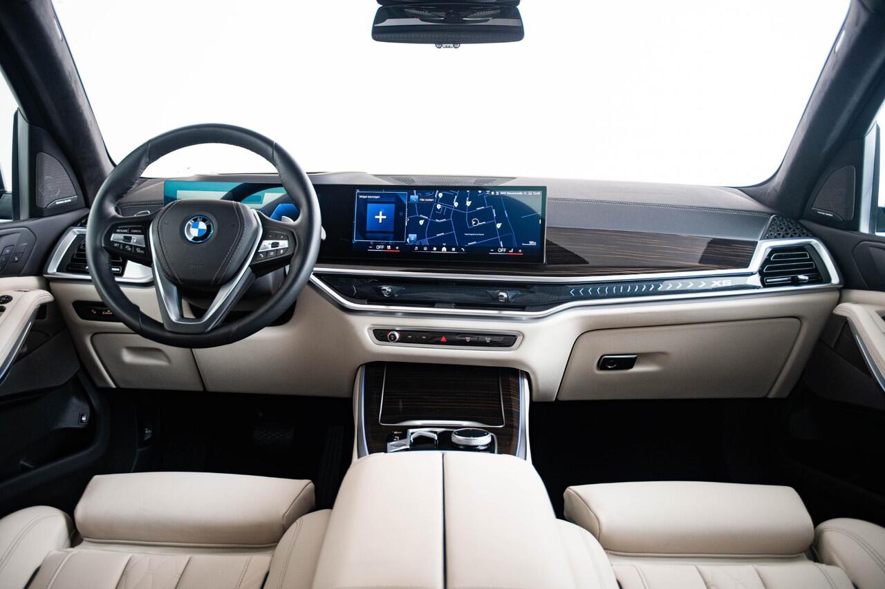 BMW X5 xDrive50e Panoramadak - Parkin/Driving Professional - Active Protection - Harman Kardon - Warmte Comfort Pack - Comfortstoelen - Travel & Comfort systeem - Comfort Access - Getinte Ruiten - Zonneschermen -
