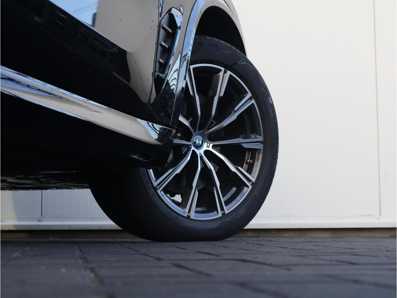 BMW X5 xDrive50e M Sportpakket/ 20 inch LM/ Comfort Access/ Elektrische Trekhaak/ Panoramadak/ Harman-Kardon