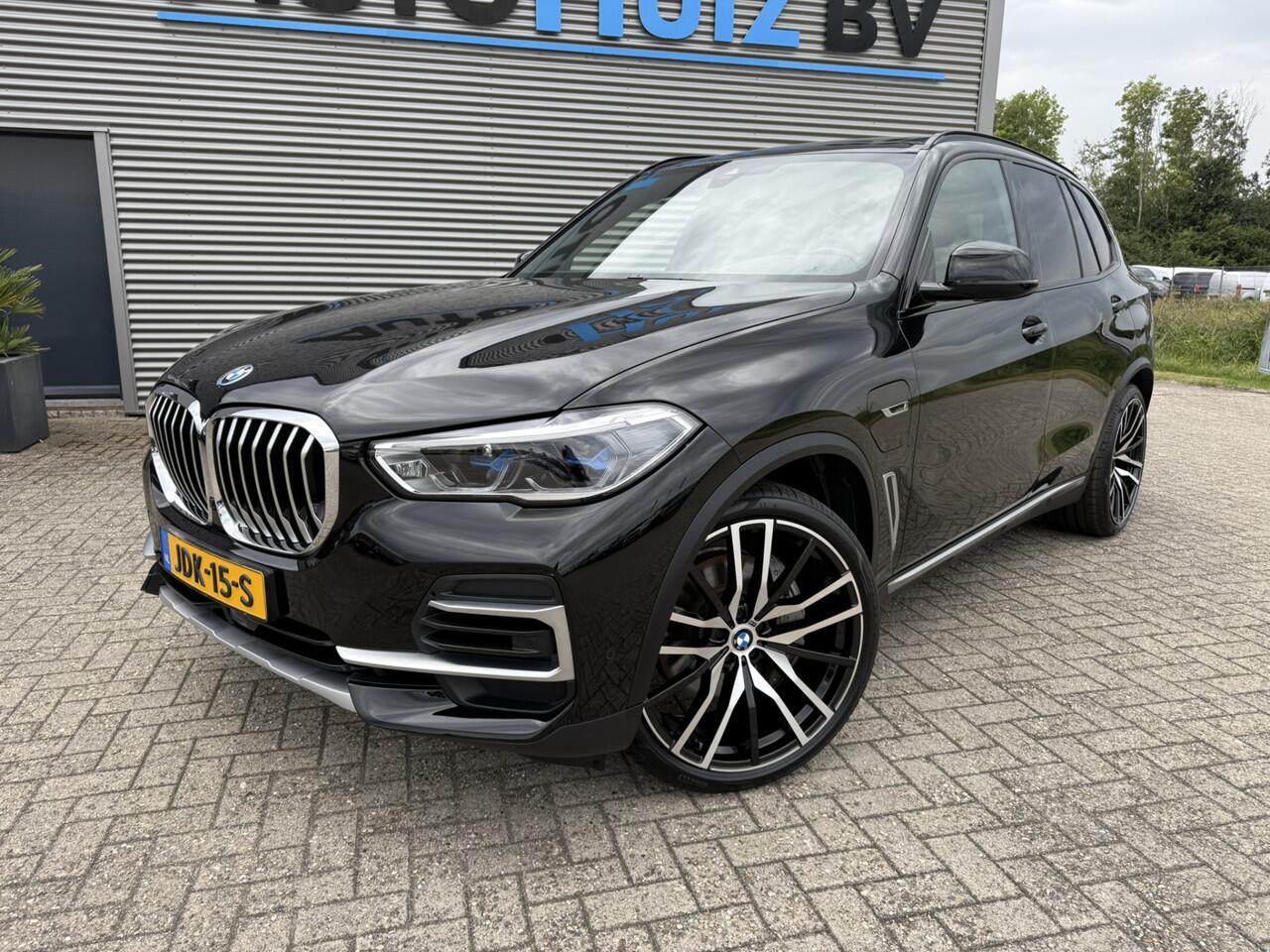 BMW X5 xDrive45e High Executive xLine Panoramadak Laser Licht Comfortzetels 22 Inch Carplay Stuurwielverwarming Keyless Entry Head-Up Display