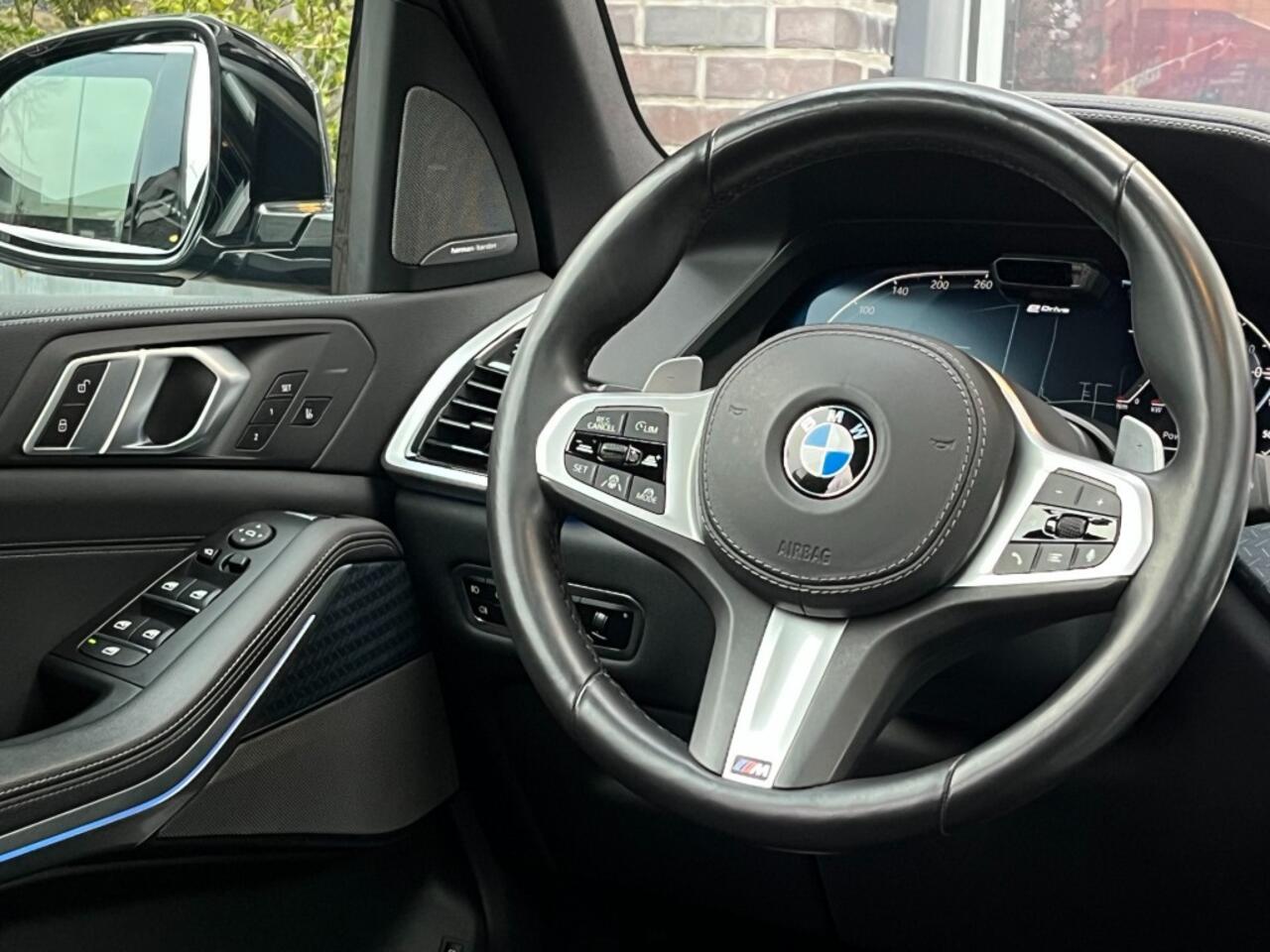 BMW X5 XDRIVE45E M-SPORT - PANO - 22 INCH - ORG. NL.