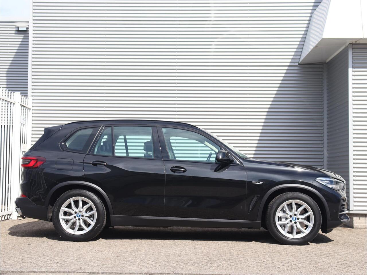 BMW X5 xDrive45e | High Executive | Driving Assistant | Panodak | Adaptive Cruise Control | Head-Up | Trekhaak | 19'' LMV