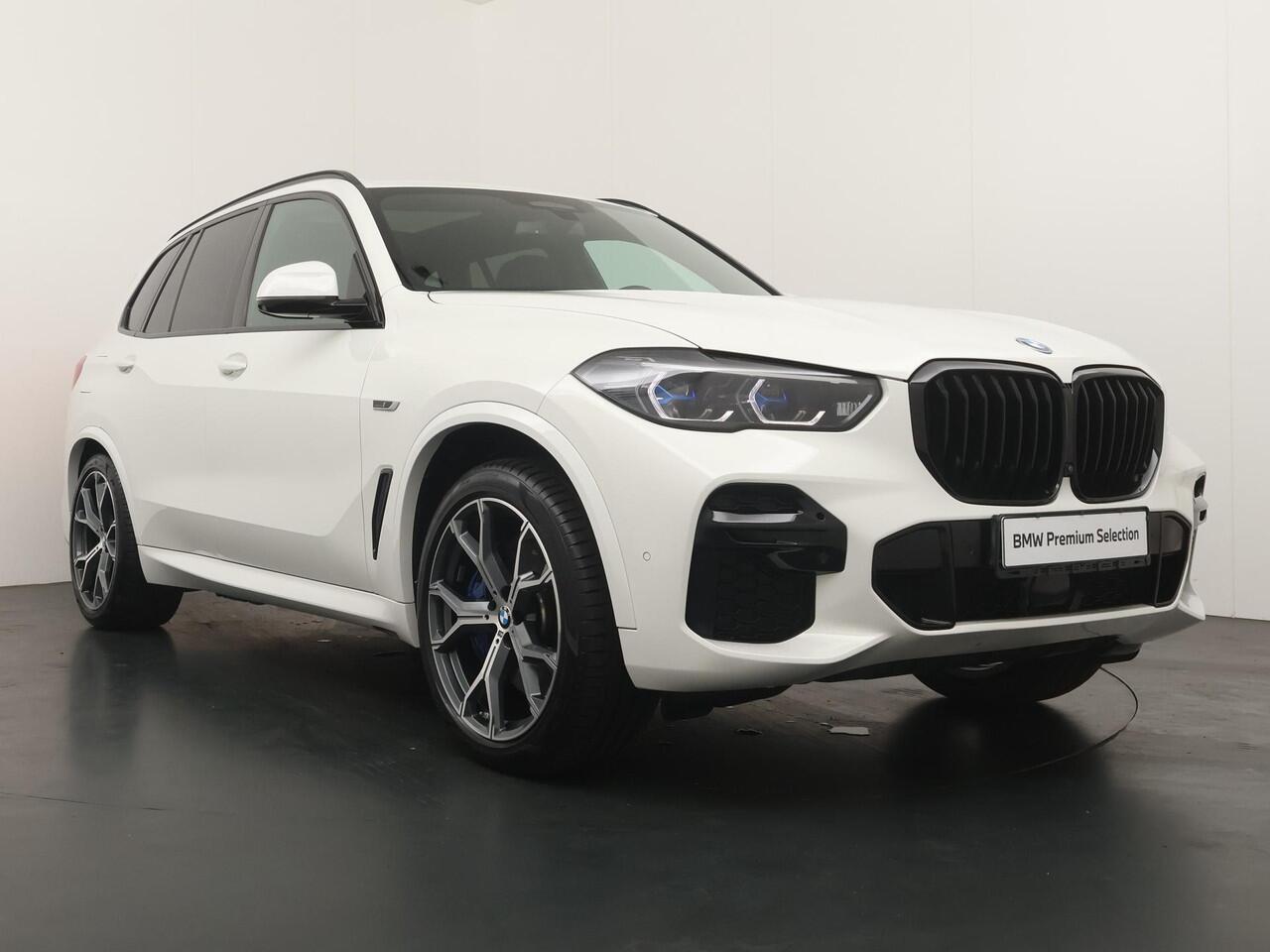 BMW X5 xDrive45e Executive M-Sportpakket | Glazen Panoramadak | Leder | Stoelverwarming voor én achter | Driving Assistant Professional | Head-Up Display | HiFi |