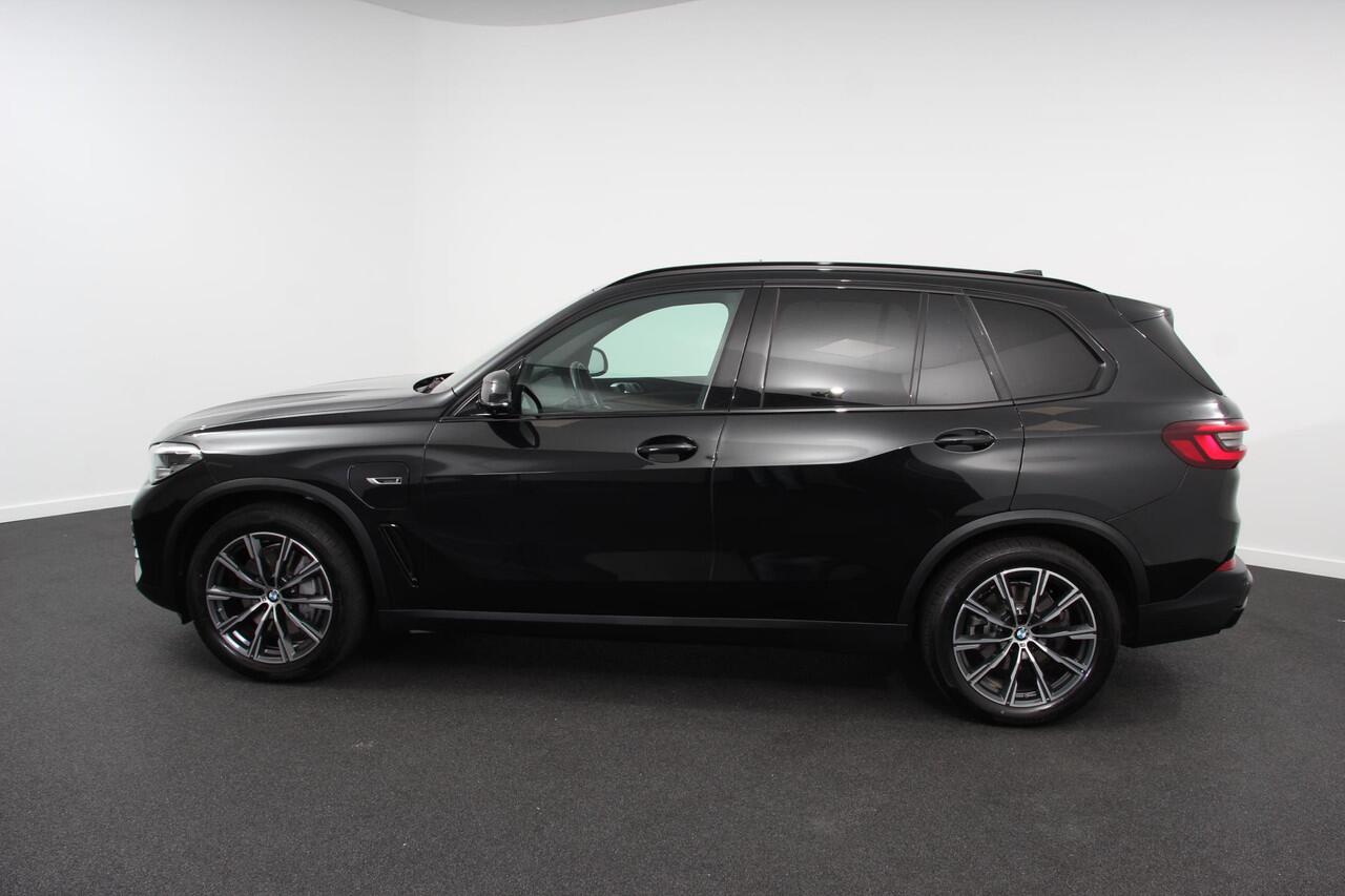BMW X5 xDrive45e Hybrid 394pk Executive Shadow line | Leder Schuif-Panorama dak Navigatie Trekhaak Camera 360 20"LMV