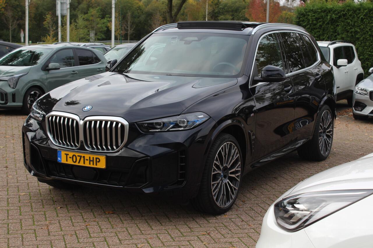 BMW X5 xDrive50e Launch Edition / Trekhaak / Panoramadak / 360Camera / Head-up / Stoelmassage / Softclose / 22'' / Harman Kardon / Keyless / Luchtvering / Stoelventilatie / Stoelverwarming 4x / 4zone Airco / DAB
