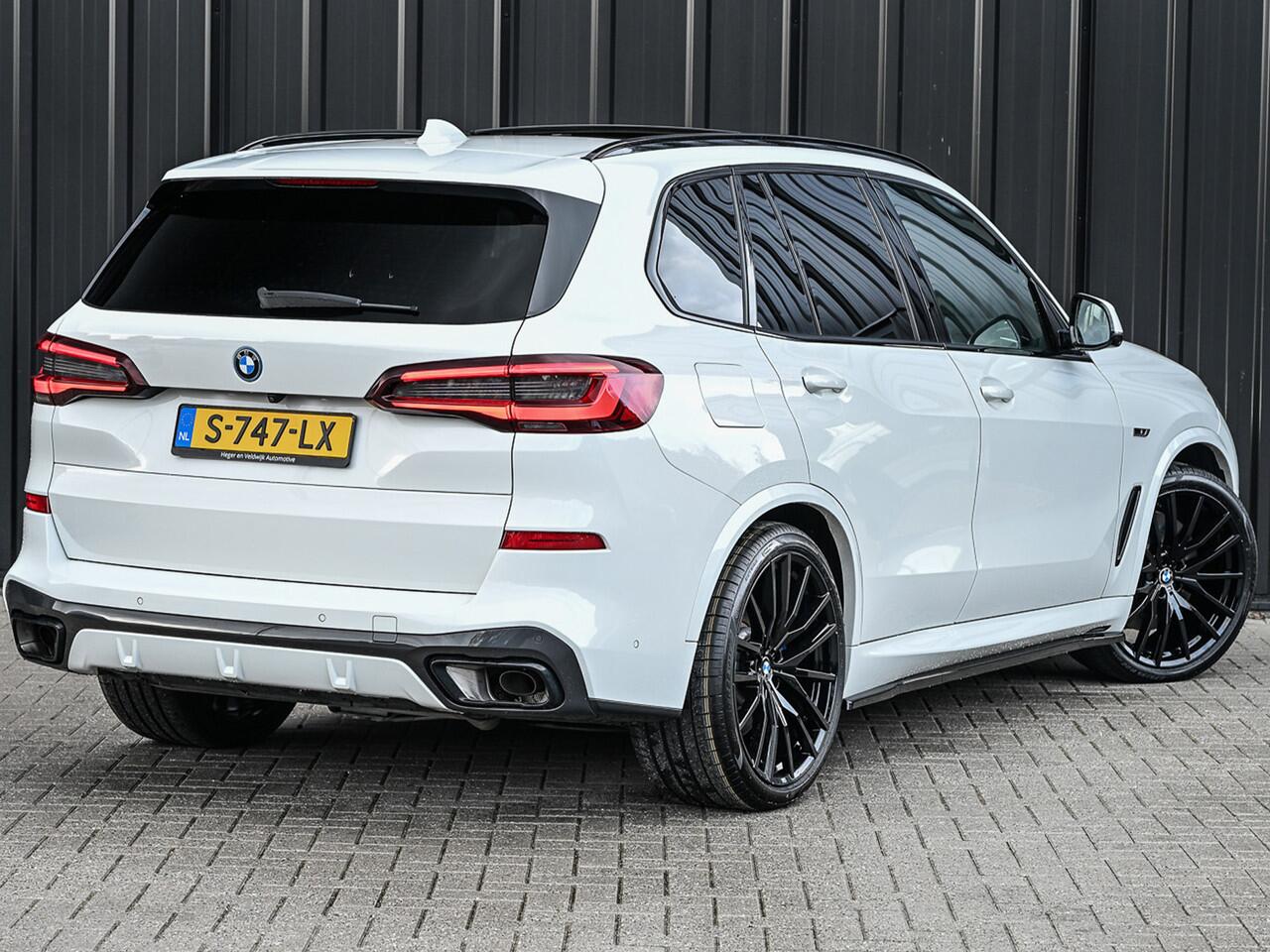 BMW X5 xDrive45e HIGH EXECUTIVE | ACTIVE CRUISE | M-SPORT PRO | LUCHTVERING | SPORTBRAKES | COMFORT ACCESS | SHADOWLINE LIGHTS | PANORAMADAK SKY LOUNGE | AMBIANCE INTERIEUR | 360 CAMERA | HEAD-UP | DAB+ | HARMAN/KARDON |