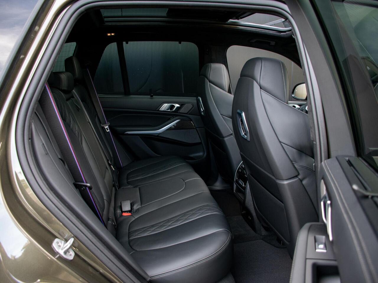 BMW X5 xDrive50e Trekhaak | Schuif/kantel Pano | Adapt. Cruise | LED | Massage | Softclose | M sport Pro | Shadow line |