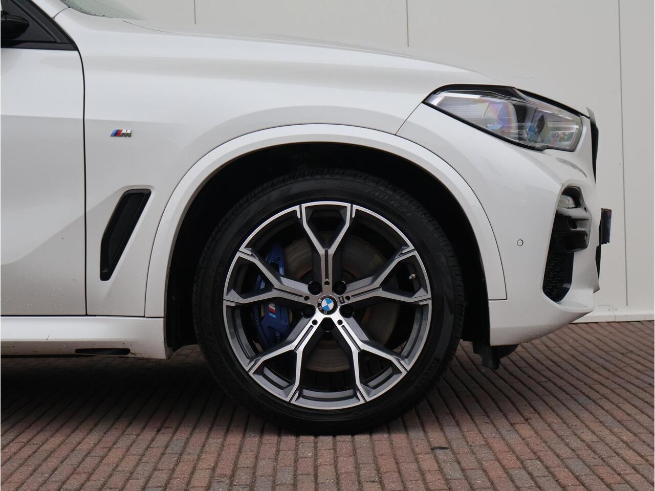 BMW X5 xDrive45e High Executive M-Sportpakket / Harman Kardon / Head Up Display / Trekhaak / Surround View / 21 '' /