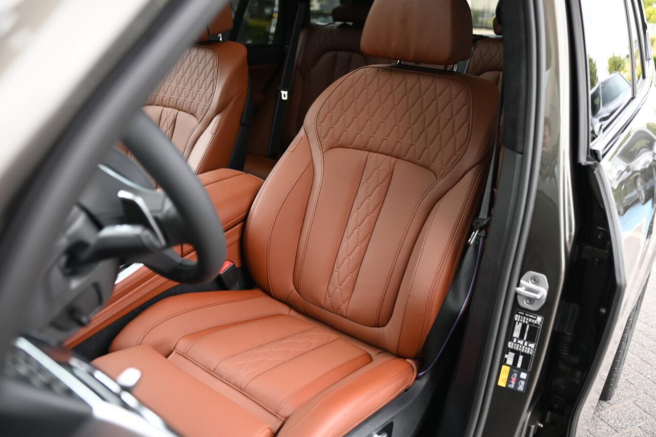 BMW X5 xDrive50e High Executive M Sport Automaat / Panoramadak Sky Lounge / Trekhaak / Bowers & Wilkins / Massagefunctie / Soft-Close / Parking Assistant Professional / Active Steering