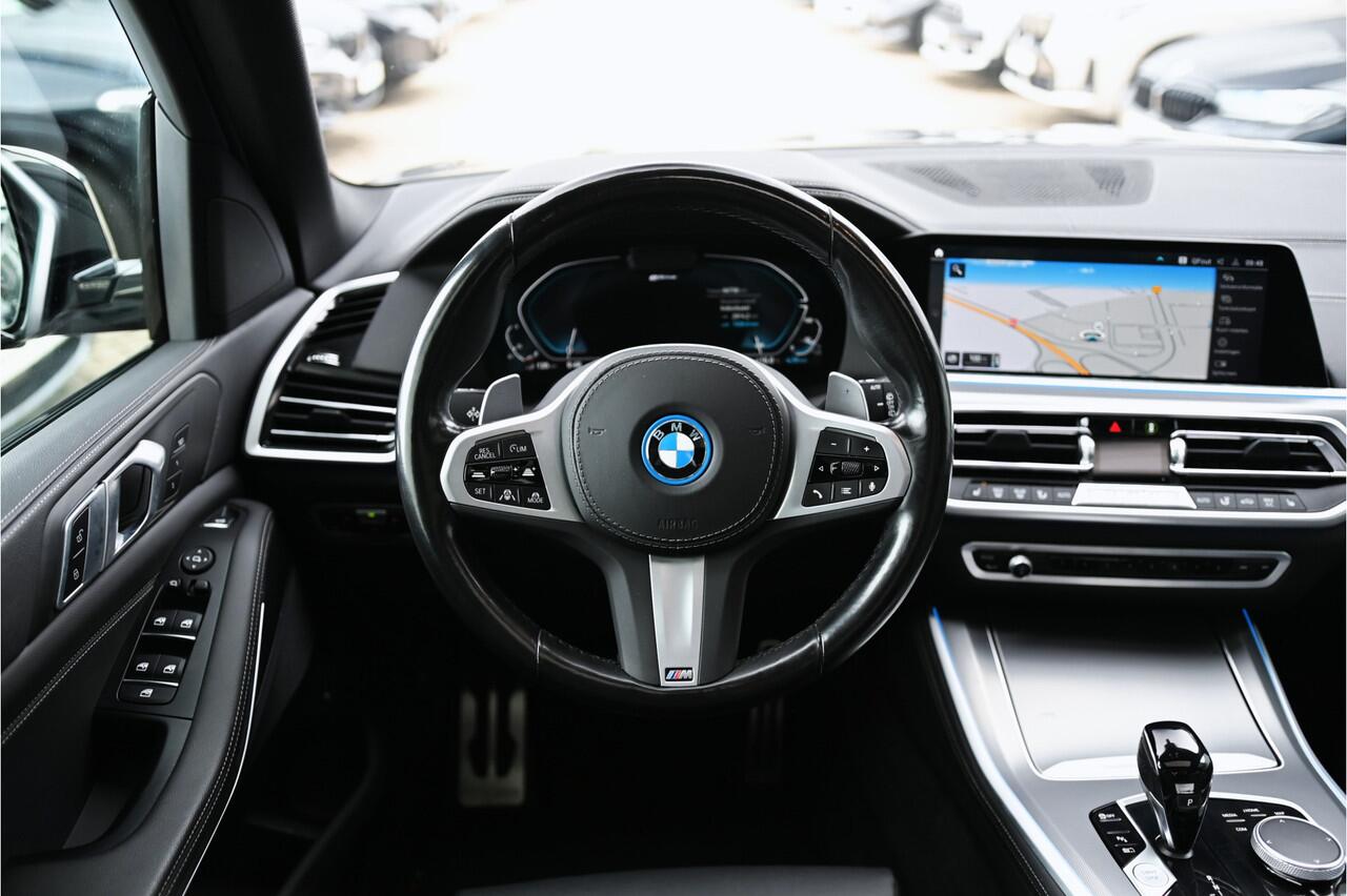 BMW X5 xDrive45e High Executive M Sport Automaat / Panoramadak / Trekhaak / Sportstoelen / Laserlight / Achteruitrijcamera / Soft-Close / Head-Up / Adaptief onderstel