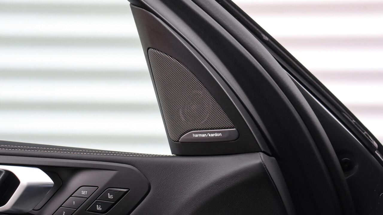 BMW X5 xDrive50e M-Sport Pro | Massage | Sky Lounge | Harman/Kardon | Soft-Close | Head-up | Carbon | Achterasbesturing