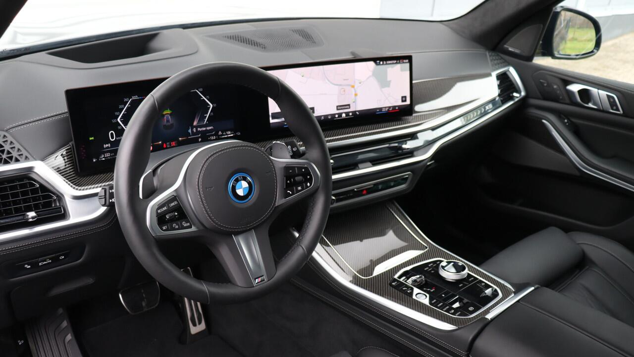BMW X5 xDrive50e M-Sport Pro | Massage | Sky Lounge | Harman/Kardon | Soft-Close | Head-up | Carbon | Achterasbesturing