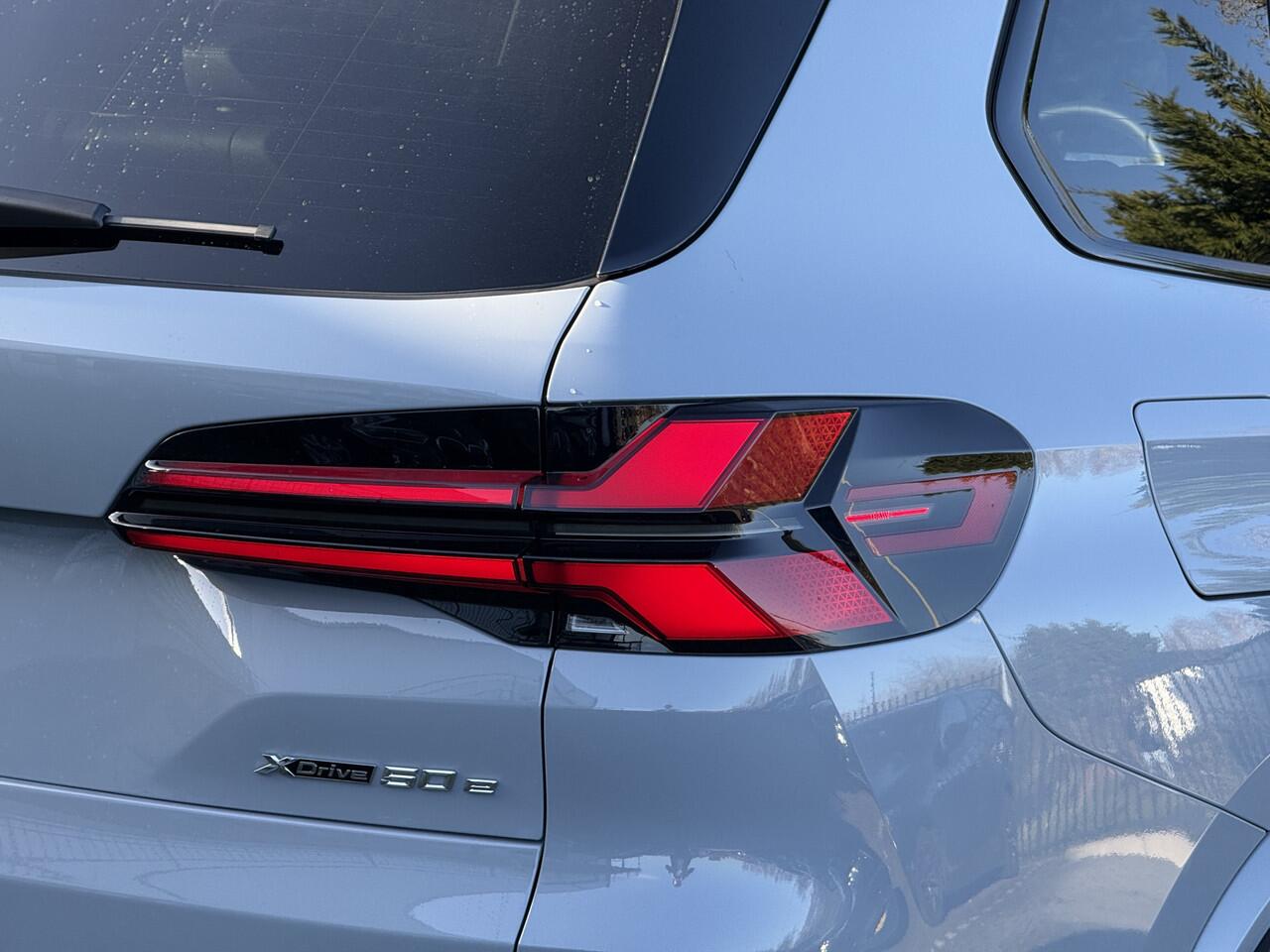 BMW X5 xDrive50e | M-Sport | 22" | Stoelverw. + ventilatie | Swarovski elementen | 360 cam | Comf. zetels | Trekhaak