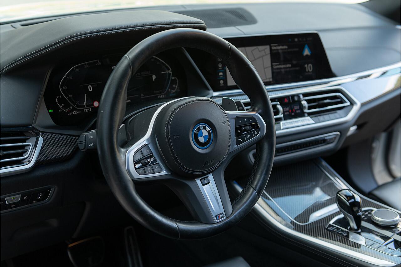 BMW X5 xDrive45e M-Sport ACC Skylounge Mstoelen Headup Achteras Laser Stoelvent Trekhaak