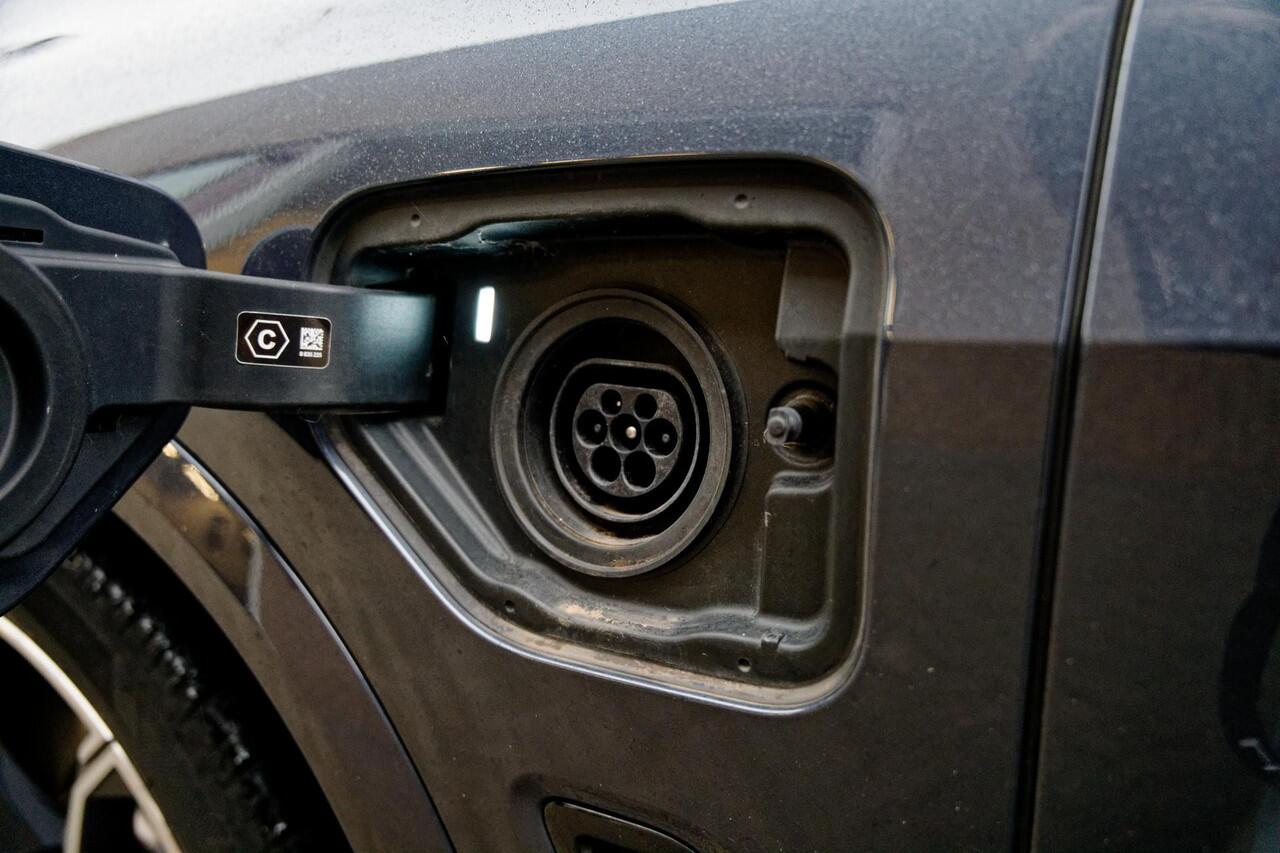 BMW X5 xDrive45e High Executive M-Sport Massage stoelen, Stoelventilatie, Sky Lounge dak, Merino leer, Leren Dashboard, enz