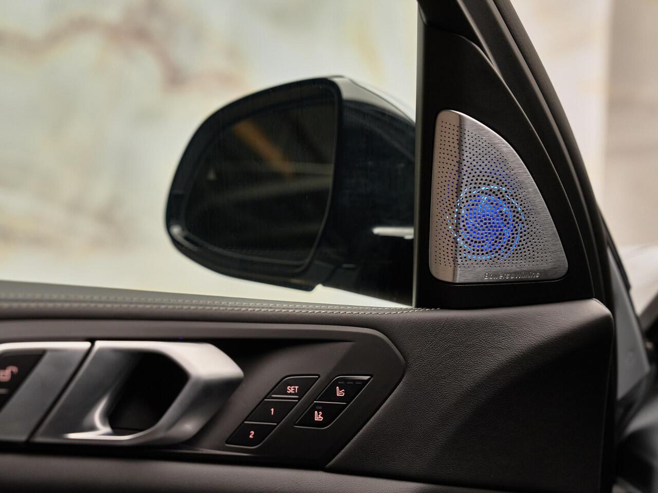 BMW X5 xDrive50e M Sport Pro, M stoelen, 4-wielbest., B&W, massage, CraftedClarity, pano, Merino, memory, 22", HUD, tr.haak, privacy