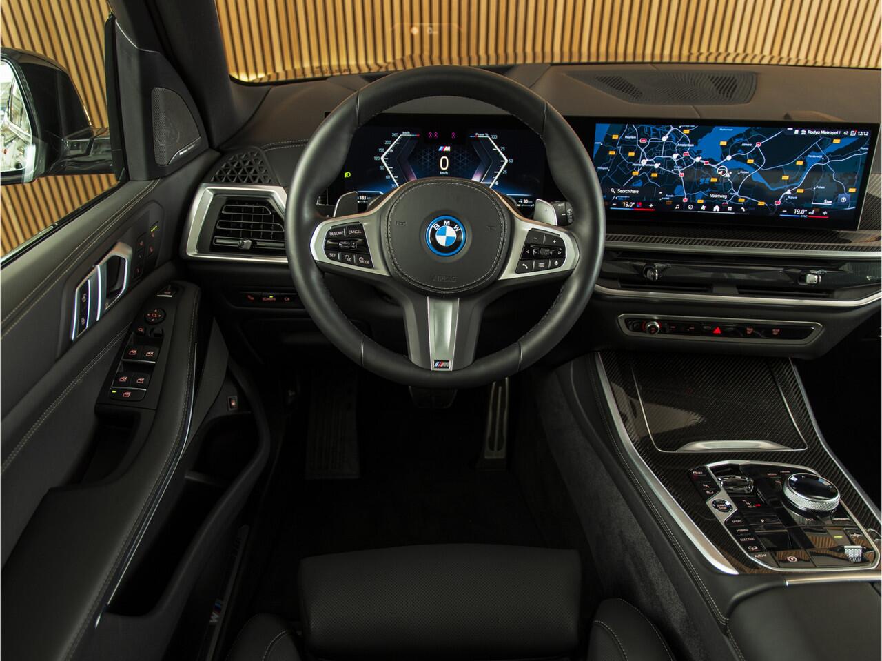 BMW X5 xDrive50e M-SPORT PRO I MASSAGE I TOWB I 22" I CARBON I PANO