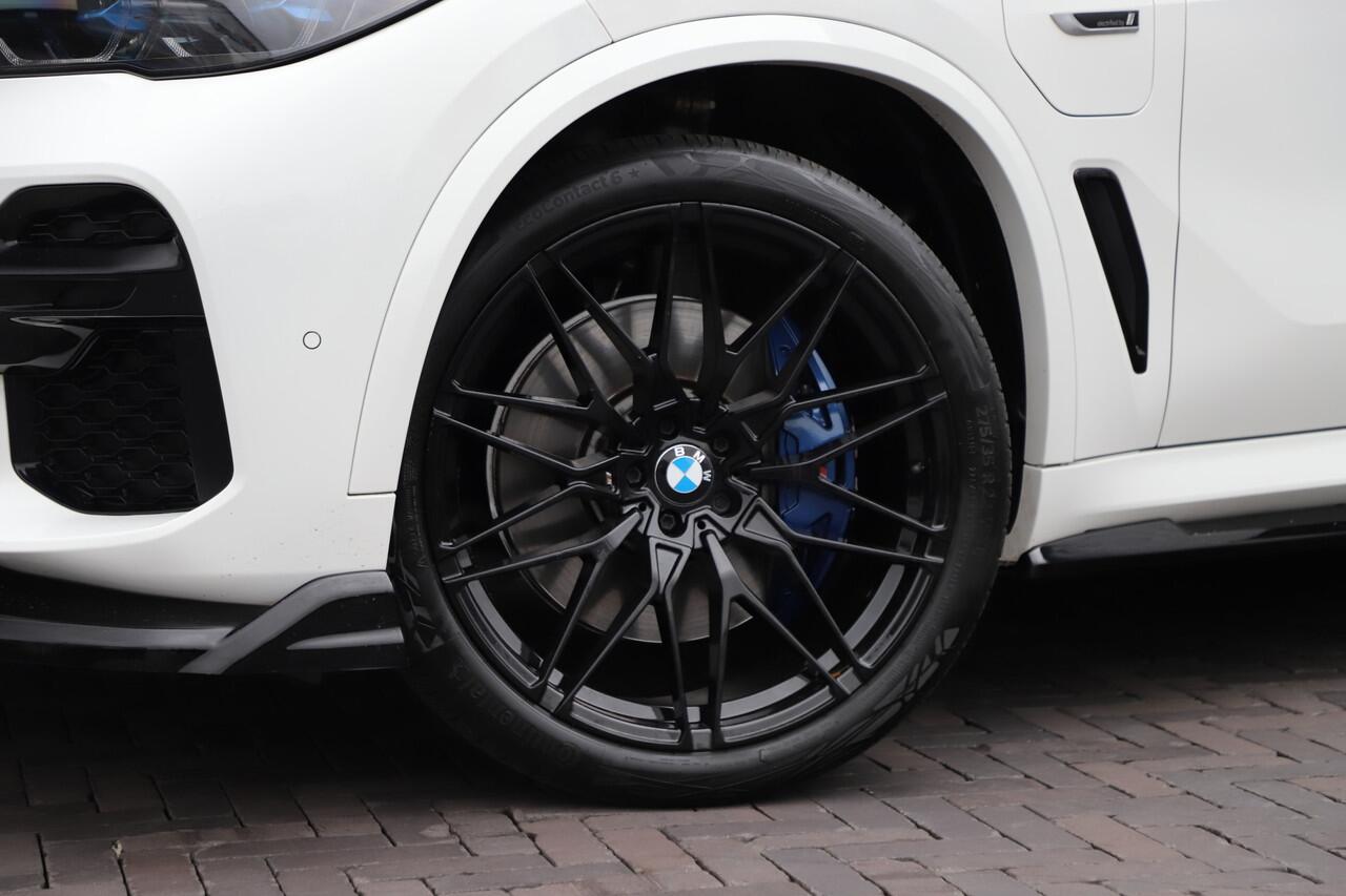 BMW X5 xDrive45e M | 394PK | Luchtvering | Head-up | Massage | M-Stoelen | Sfeerverlichting | Keyless-go | Stoelkoeling | Trekhaak | 2021.