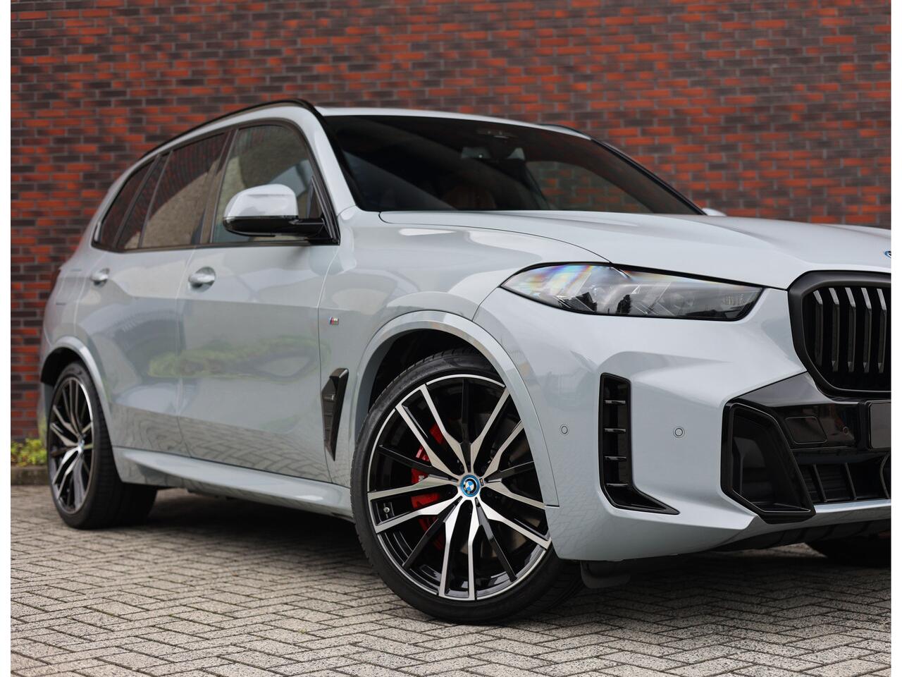 BMW X5 50e xDrive | Skylounge - Trekhaak - Tartufo