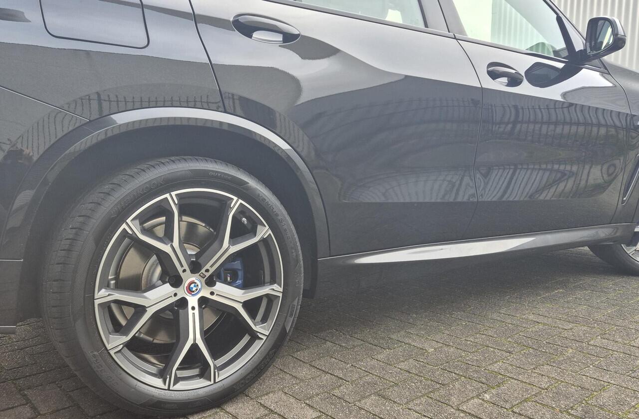 BMW X5 xDrive45e High Executive M Sport Pakket Automaat / Panoramadak / Achterasbesturing / Head Up Display / Comfortstoel / Driving Assistant Professional / Stuurwielverwarming / Trekhaak / Comforttoegang