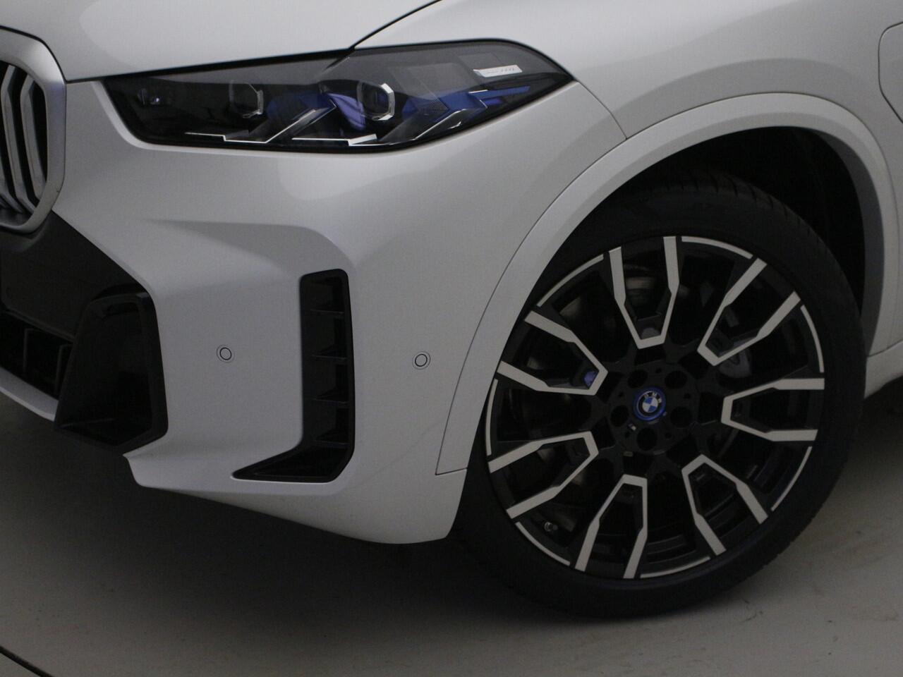 BMW X5 xDrive50e M-Sport | Panorama | 21" | Soft Close | Trekhaak | Comfortzetels met Ventilatie | Harman Kardon | Luchtvering v+a